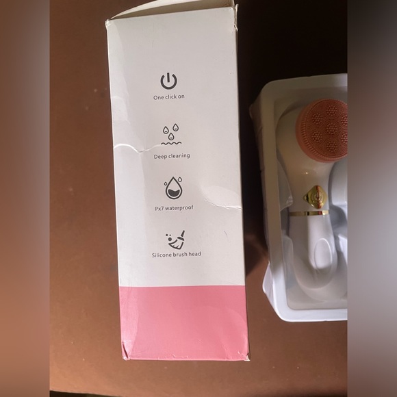 Brand New 4D Face Washer. ✨ - Picture 4 of 5